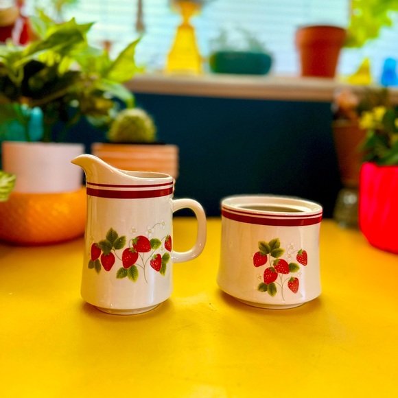 Vintage Set Fujistone Berries Stoneware Creamer and Sugar Bowl - Picture 2 of 5
